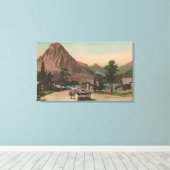 Gletscher, MT - Aussicht auf zwei Chalets und Berg Leinwanddruck (Insitu (Holzboden))