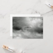 Glider fliegen in grauer Luft Karte (Vorderseite/Rückseite Beispiel)
