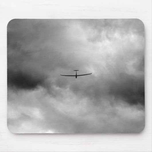 Glider fliegen in grauer Luft Mousepad (Vorne)