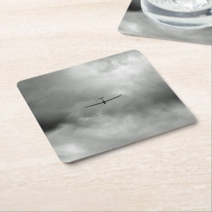 Glider fliegen in grauer Luft Rechteckiger Pappuntersetzer