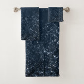 Glimmery Navy Grunge | Dark Sapphire Blue Damask Badhandtuch Set (Insitu)