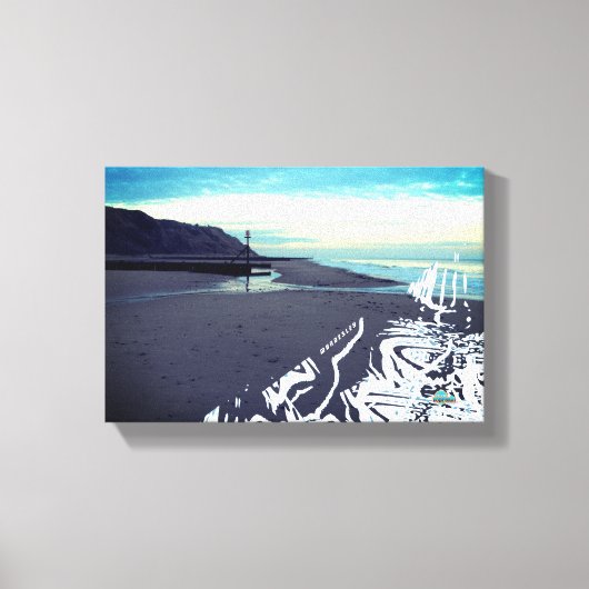 Glitch Beach in Mundesley, Vereinigtes Königreich, Leinwanddruck (Vorderseite)