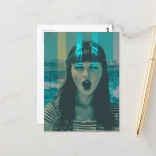 Glitch Woman am Strand Postkarte