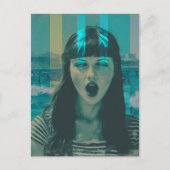 Glitch Woman am Strand Postkarte (Vorderseite)