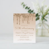 Glitter Drip Gold 50. Hochzeitsjubiläumseinladung Postkarte (Stehend Vorderseite)