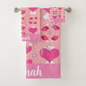 glitter pink heart vibrant romantic wallpaper badhandtuch set (Insitu)