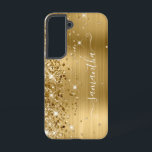 Glitterie Foil Girly Signature Samsung Galaxy Hülle<br><div class="desc">Girly Imitate funkelnd vergoldeten Glitzer-Highlights auf der links Kante mit einer goldgelben Ober gebürsteten Metal-Folie. Die moderne, mädchenhafte Unterschrift besticht durch einen eleganten Schriftart aus weißer Kalligraphie mit dekorativen Schwänzen in vertikaler Form. Passen Sie die Stile des Schriftartes an oder verschieben Sie die glitzernden Grafiken, um Ihre eigene Telefonanlage zu...</div>