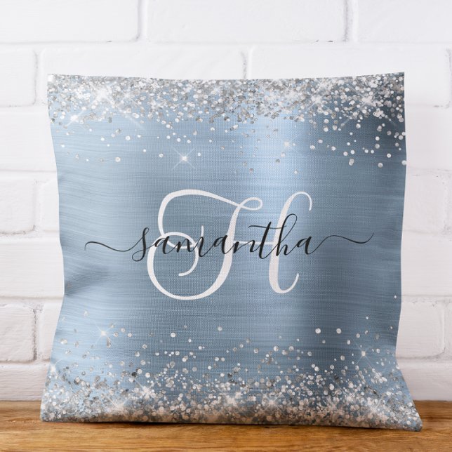 Glitterie Silver und Light Blue Mit Monogramm Kissen (Glittery Silver and Light Blue Monogrammed Throw Pillow)