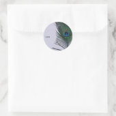 Glitterie White Peacock Feather Still Life Runder Aufkleber (Tasche)