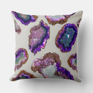 Glittering Geode Throw Kissen