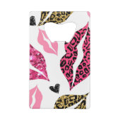 Glitternde Lippen: Leopard-Modedesign Geldbeutel Flaschenöffner (Rückseite)