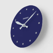 Glitternder Silberstars auf dem Navy Blue Runde Wanduhr (Winkel)
