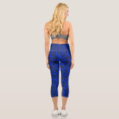 Glittery Blue Modern Leopard Pattern Capri Leggings (Rückseite)