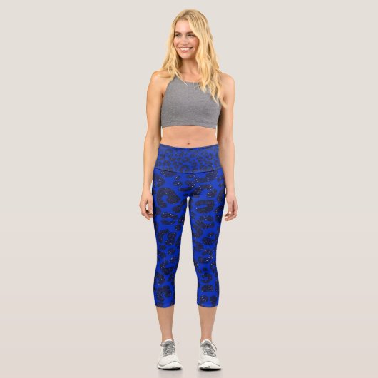 Glittery Blue Modern Leopard Pattern Capri Leggings (Vorderseite)