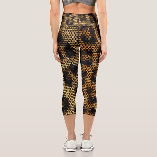 Glittery Brwon Modern Leopard Pattern Capri Leggings (Rückseite)