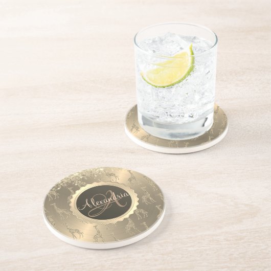 Glittery Giraffen auf Glitzy Gold Monogram Getränkeuntersetzer (Seite)