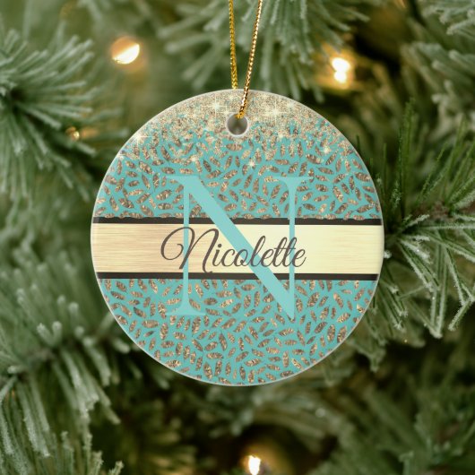 Glittery Gold Feathers Monogram Keramik Ornament (Baum)