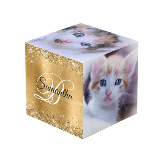 Glittery Gold Foil Fancy Monogram Würfel (Vorderseite Schrägansicht)