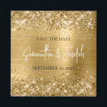 Glittery Gold Foil Wedding Save the Date Magnet<br><div class="desc">Erstellen Sie Ihren eigenen Magneten aus Save the Date Foto mit Braut und Bräutigam Name und Hochzeitstermin. Der Hintergrund ist mit einem künstlerischen goldenen Glitzer und goldgelben Ober-Folie gestaltet, die wie ein Foto gedruckt wird. Passen Sie die Größe des Schriftartes an, wie es für längere oder kürzere Namen erforderlich ist....</div>