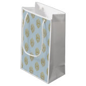 Glittery Ikat Medallion - Sky Blue & Gold Kleine Geschenktüte (Rückseite Schrägansicht)
