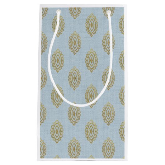 Glittery Ikat Medallion - Sky Blue & Gold Kleine Geschenktüte (Vorderseite)