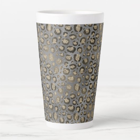 Glittery Leopard Print on Glossy Grau Milchtasse (Vorderseite)