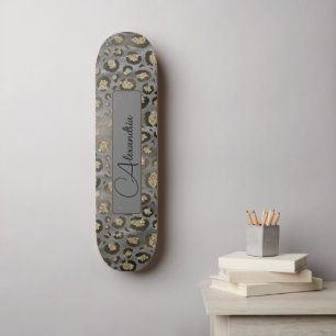 Glittery Leopard Print on Glossy Grau Personalisie Skateboard