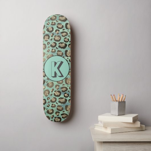 Glittery Leopard Print on Glossy Green Monogram Skateboard (Wandkunst)