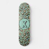 Glittery Leopard Print on Glossy Green Monogram Skateboard (Vorderseite)