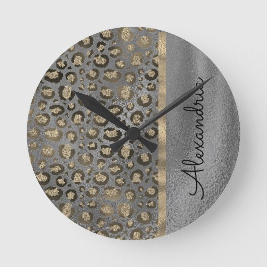 Glittery Leopard Print on Glossy Grey Runde Wanduhr (Vorderseite)