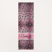 Glittery Leopard Print on Glossy Hot Pink   Yogamatte (Vorderseite)