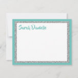 Glittery Light Aquamarin und Silver Vielen Dank Fl Dankeskarte<br><div class="desc">Diese trendige Flachkarte weist eine fette Schrift auf der Vorderseite auf,  die in silberfarbenem Glitzer und Weiß gehalten ist und einen soliden Hintergrund hat. Fügen Sie den Text mithilfe des Vorlagenformulars hinzu. Ändern Sie den Schriftart,  das Layout und die Farben mithilfe der Funktion Anpassen.</div>