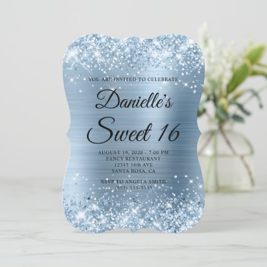 Glittery Light Blue Foil Sweet 16 Einladung (Stehend Vorderseite)