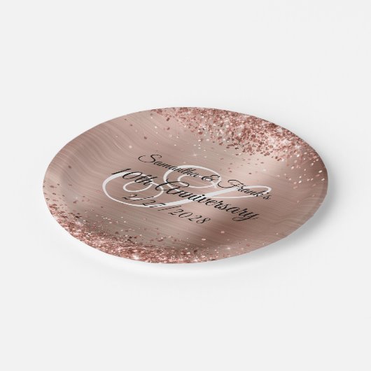 Glittery Rose Gold Foil Monogram 10 Jahre Pappteller (Schrägansicht)