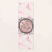 Glittery Sea Turtle on Pink Marble Yogamatte (Rückseite)