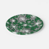 Glittery silbergrüne festliche Schneeflockenmuster Pappteller (Schrägansicht)
