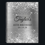 Glittery Silver Foil 80th Birthday Guest Notizblock<br><div class="desc">Erstellen Sie Ihr eigenes Gästebuch für 80 Geburtstage in einem leeren Notebook. Karo in den Optionen für die Textseite für diese Notebooks. Girly Imitate funkelnd silberner Glitzer auf der Oberseite und unten Rand, über eine silbergraue Imitate aus gebürstetem Metall glänzende Folie. Passen Sie die Stile des Schriftartes an, um Ihr...</div>