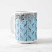 Glittery Silver Giraffe on Blue Personalisiert Kaffeetasse (Vorderseite Links)
