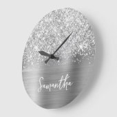 Glittery Silver Glam White Script Name Große Wanduhr (Winkel)