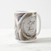 Glittery Silver Rose Petals Personalisiert Kaffeetasse (VorderseiteRechts)