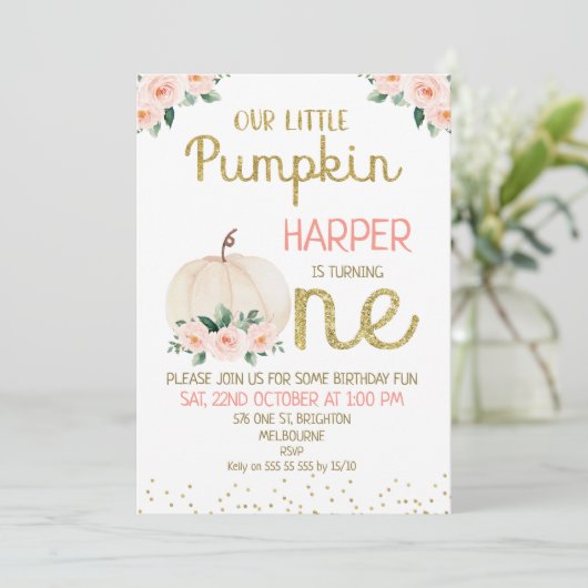 Glitzer Calligraphy Pumpkin 1. Geburtstag Einladung (Stehend Vorderseite)