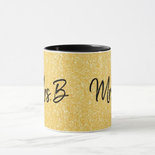 Glitzer Custom Yellow Gold Mrs. Initial Tasse (Zentrum)