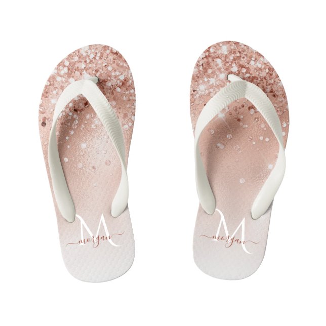 Glitzer Peach Rose Gold Monogramm Kinderbadesandalen (Fußbett)