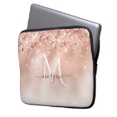 Glitzer Peach Rose Gold Monogramm Laptopschutzhülle (Vorderseite Links)