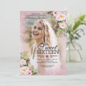 Glitzer Rosa Blumenfoto Vorlage Sweet 16 Party (Stehend Vorderseite)