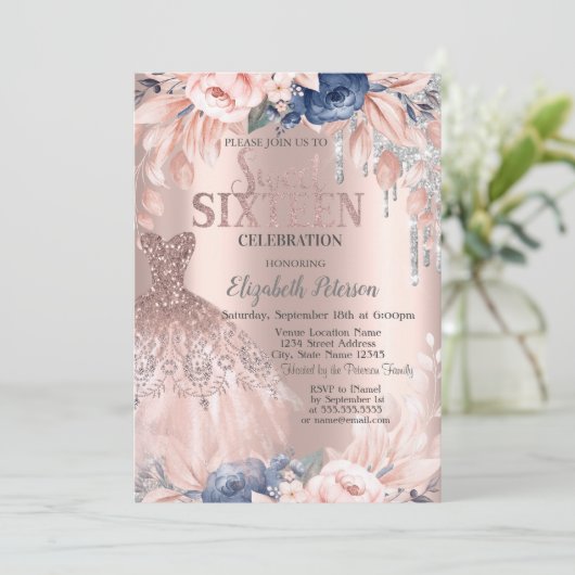 Glitzer Tropfen, Kleid, Blume Rose Gold Süße 16 Einladung (Stehend Vorderseite)