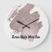 Glitzer Twins haben mehr Spaß Große Wanduhr (Vorderseite)