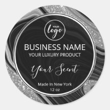 Glitzer wird mit schwarzen und silbernen Karosseri