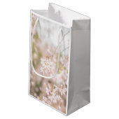 Glitzern mit hellen Wendekrebsen Kleine Geschenktüte (Rückseite Schrägansicht)