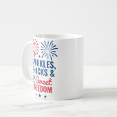 Glitzern, Snacks & Sweet Freedom - Spaß am 4. Juli Kaffeetasse (Vorderseite Links)